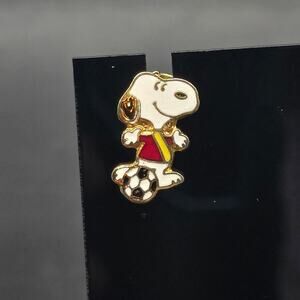 Soccer Playing Snoopy Pin Enamel Vintage Peanuts